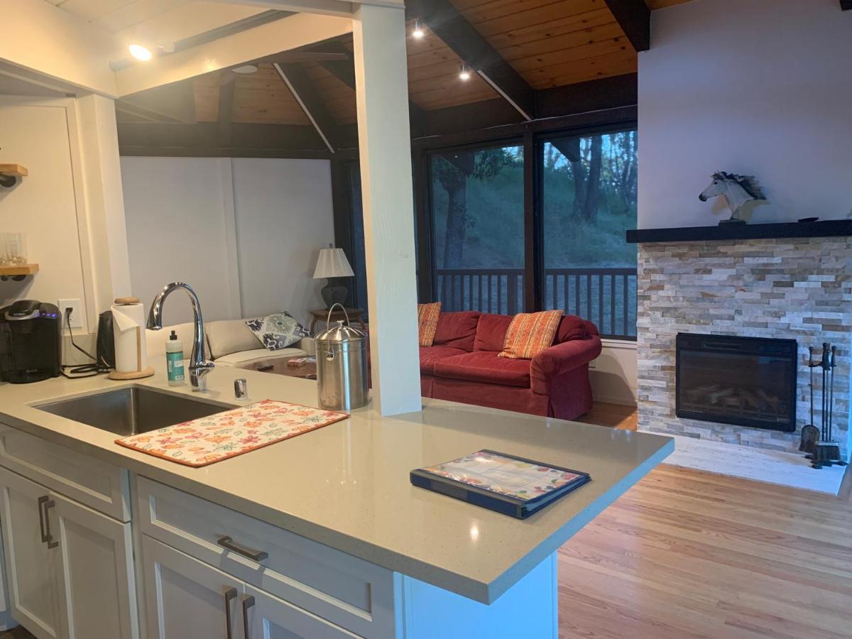 Rustridge Ranch & Winery Bed & Breakfast *
