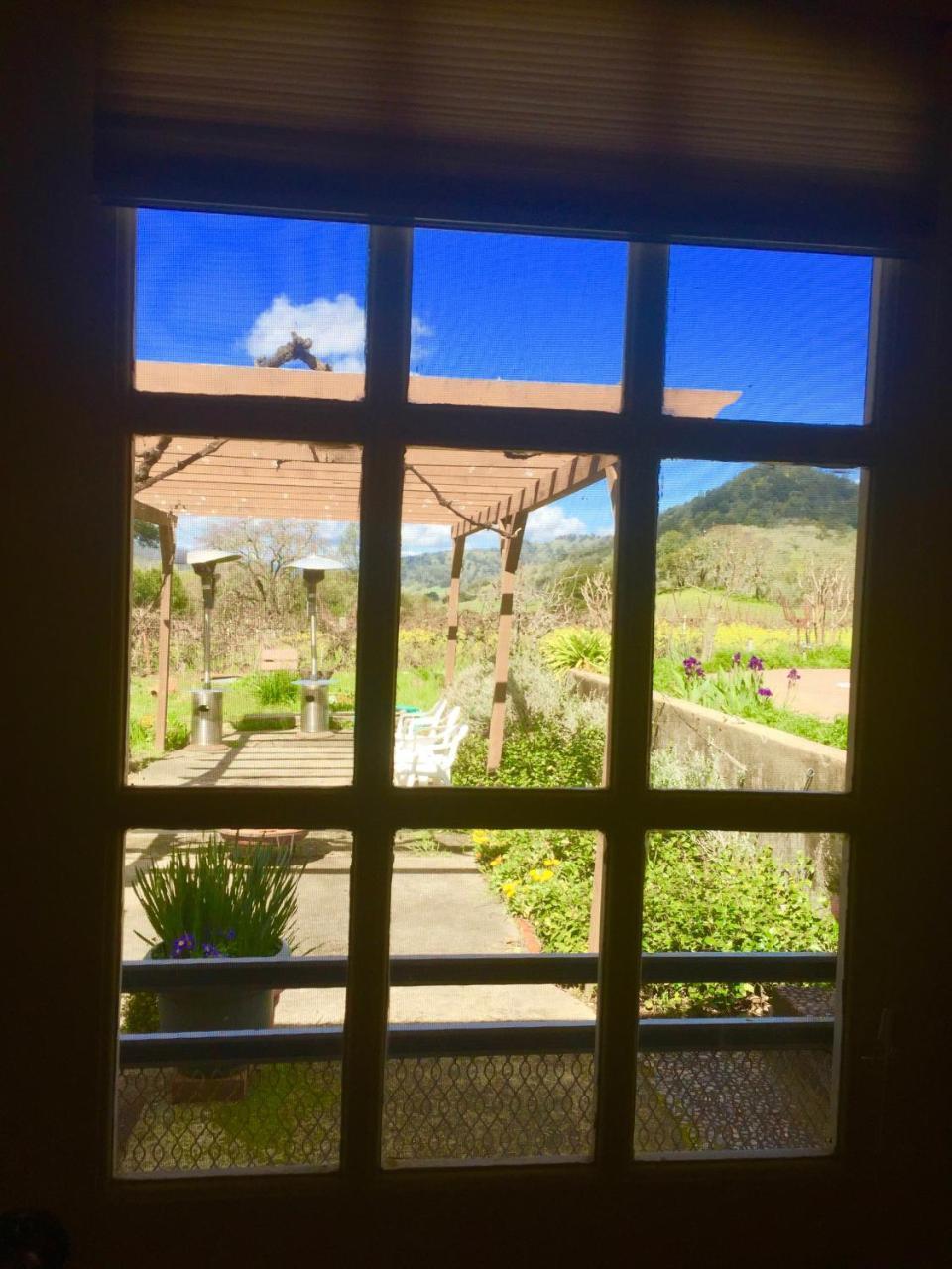 Bed & Breakfast Rustridge Ranch & Winery *